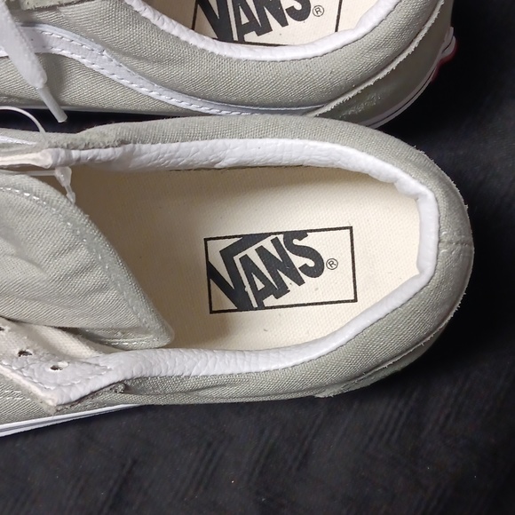 Vans - Picture 2 of 3